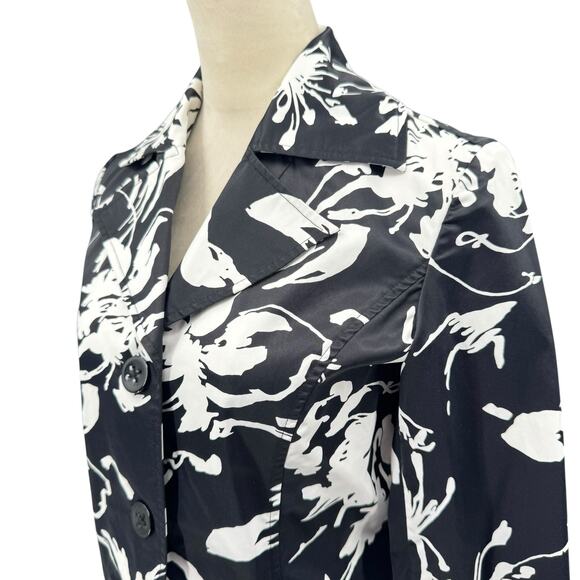 Chico’s Sz 0 Black & White Floral Print Satin Collared Button Up Rain Jacketc - Picture 4 of 11